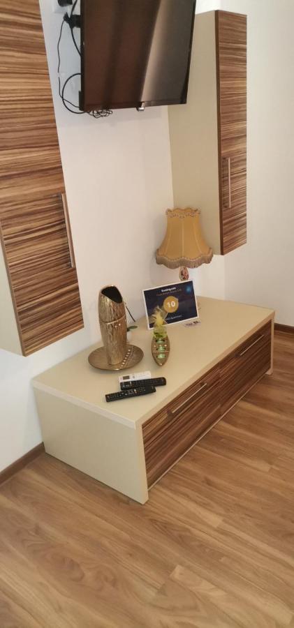 קולן וקוף Naid Apartmani מראה חיצוני תמונה